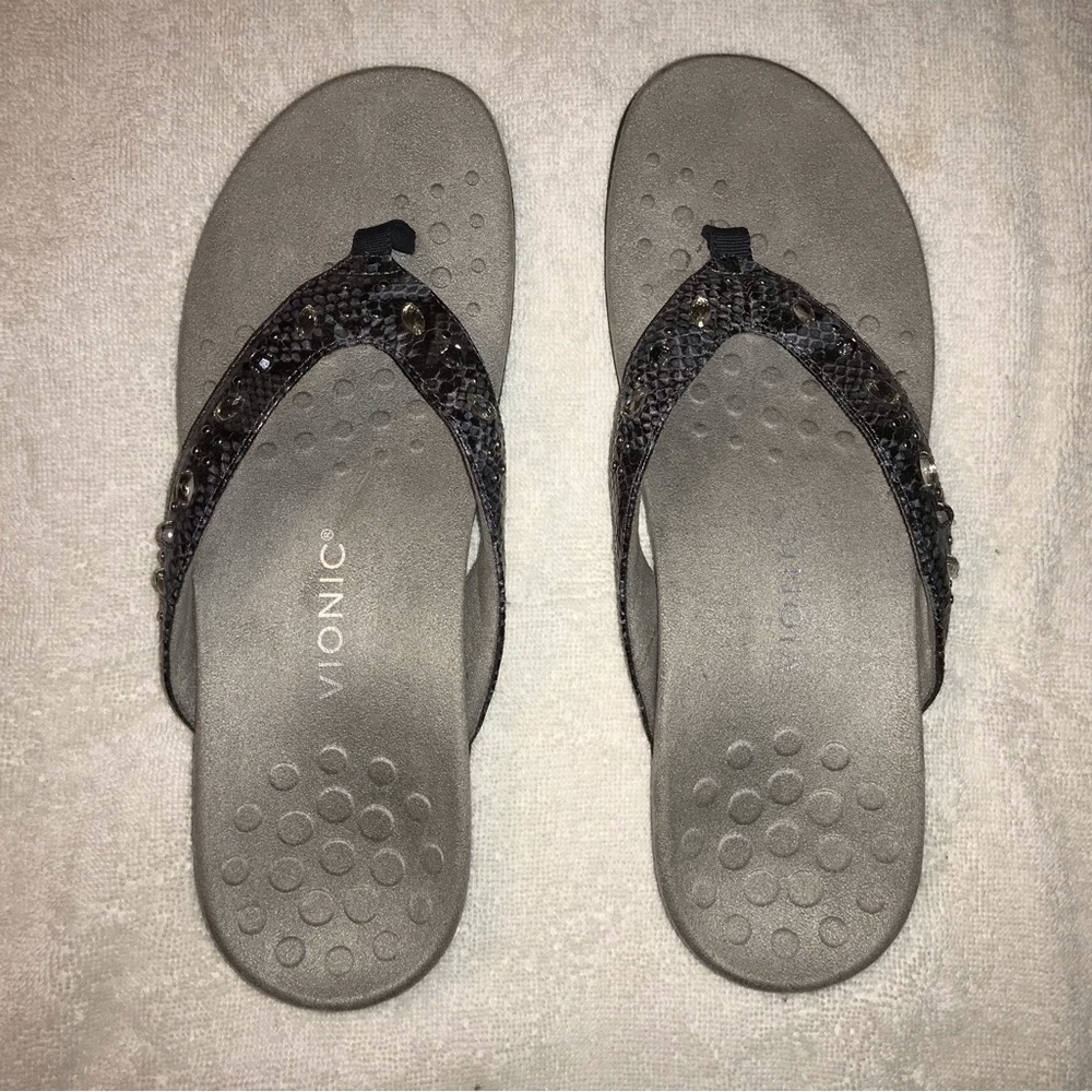 Vionic Lucia toe post sandal size 12M